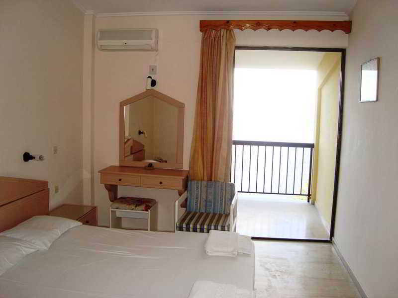 Karina Hotel เวนิทเซส ภายนอก รูปภาพ
