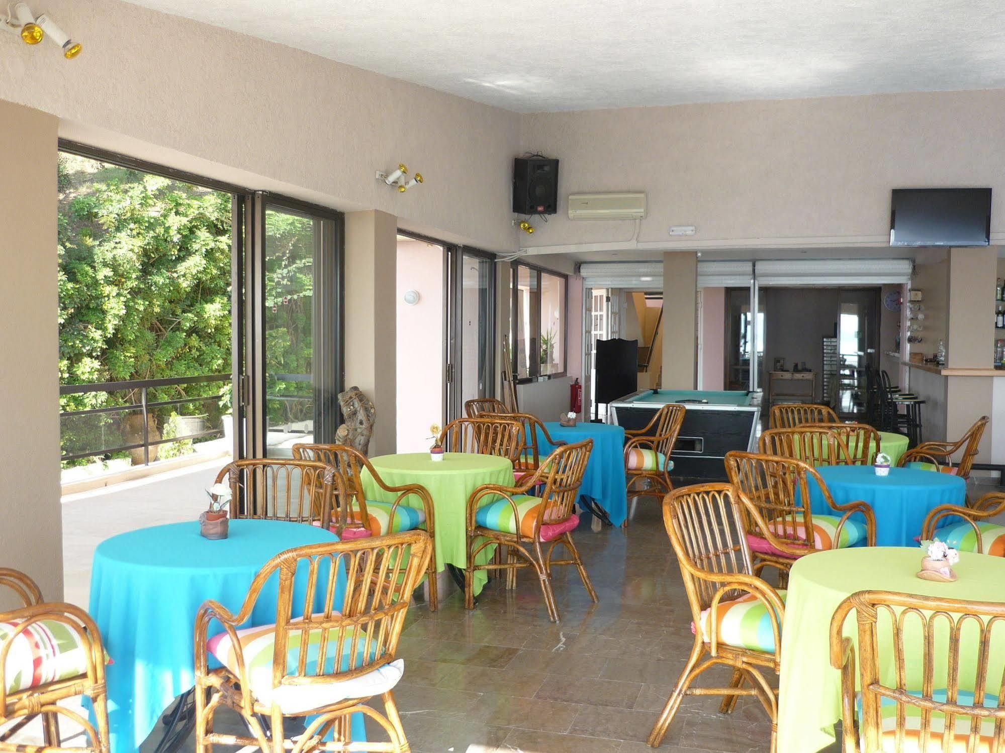Karina Hotel เวนิทเซส ภายนอก รูปภาพ